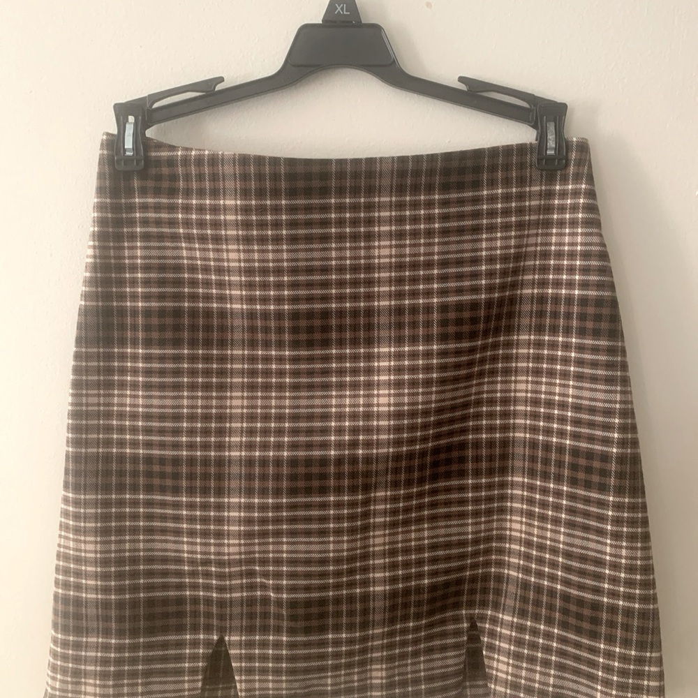 Brown plaid skirt with zipper in back